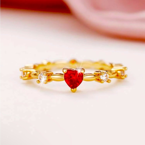 Jewelry - NWT Red Heart ❤️ Ring